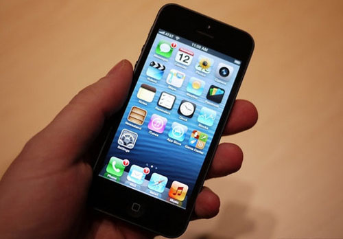 Tản mạn chuyện sùng iPhone của người Việt: Liệu có cần tới iPhone 5?