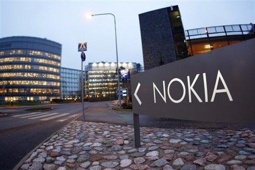 Nokia tuyển 4.000 người tại Việt Nam, Sa thải nhân viên tại Phần Lan,