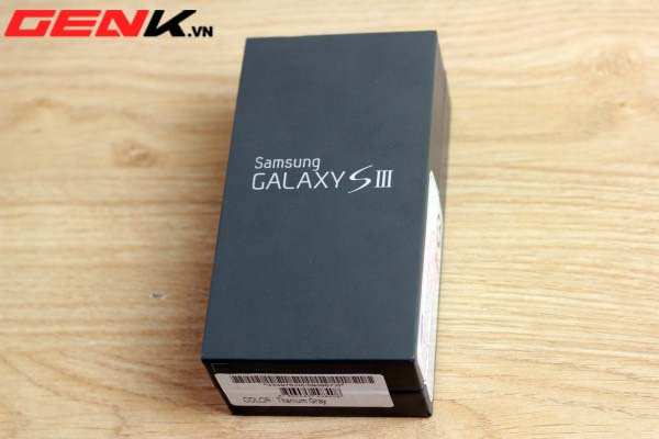 Galaxy S III màu xám đã có mặt tại VN, giá 14 triệu đồng