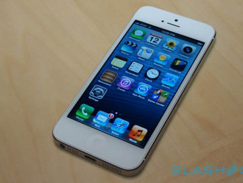 Apple tốn bao nhiêu “đô” cho 1 chiếc iPhone 5?