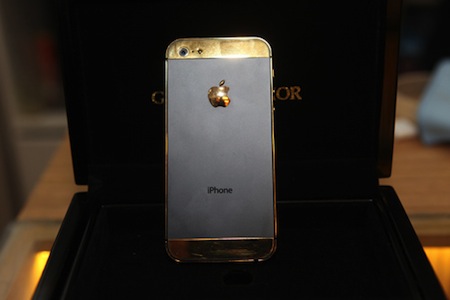 Lóa mắt với iPhone 5 đúc vàng nguyên khối giá 380 triệu tại Việt Nam 